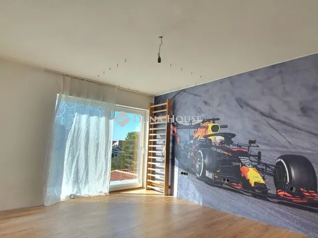 Eladó ház Gyenesdiás 300 nm