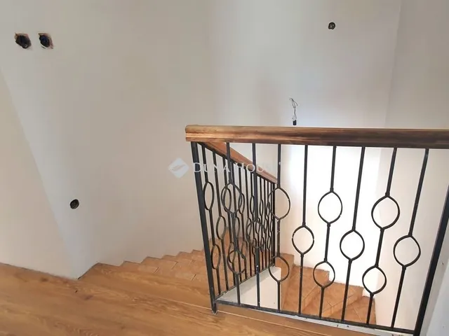 Eladó ház Gyenesdiás 300 nm