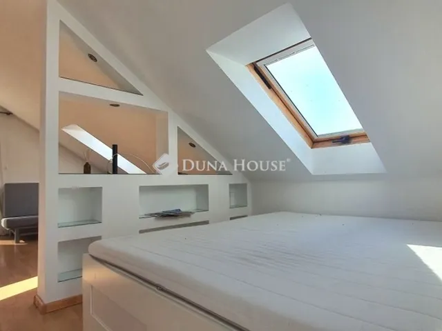 Eladó ház Gyenesdiás 300 nm