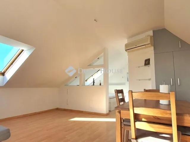 Eladó ház Gyenesdiás 300 nm