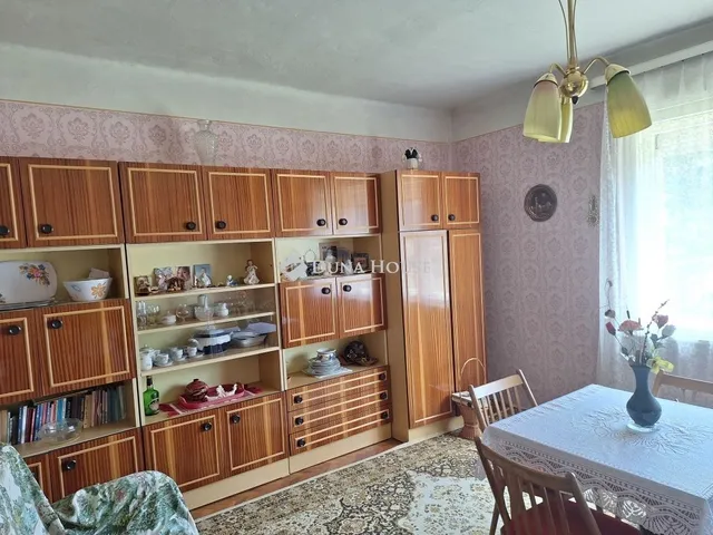 Eladó ház Csempeszkopács 88 nm