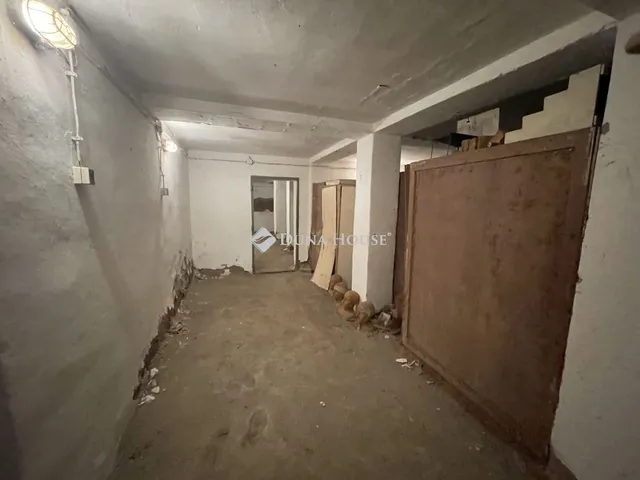 Eladó kereskedelmi és ipari ingatlan Szombathely 279 nm