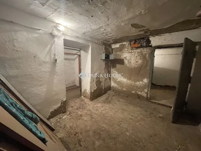Eladó kereskedelmi és ipari ingatlan Szombathely 279 nm