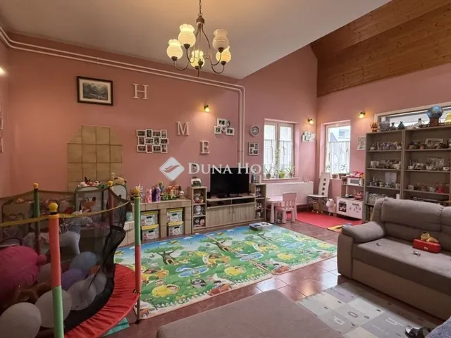 Eladó ház Fertőhomok 215 nm