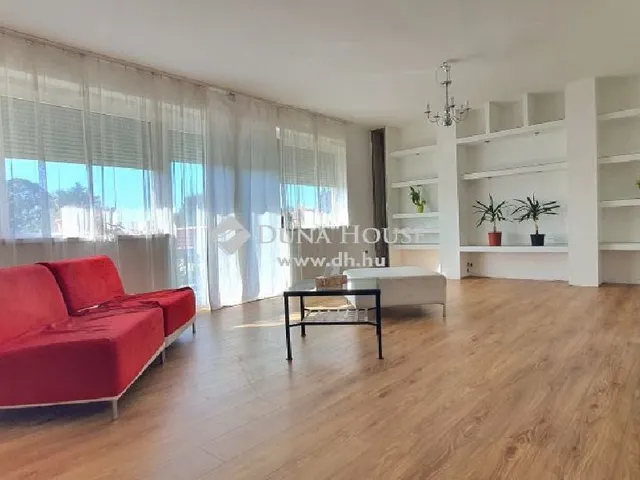 Eladó ház Gyenesdiás 300 nm