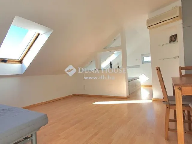 Eladó ház Gyenesdiás 300 nm