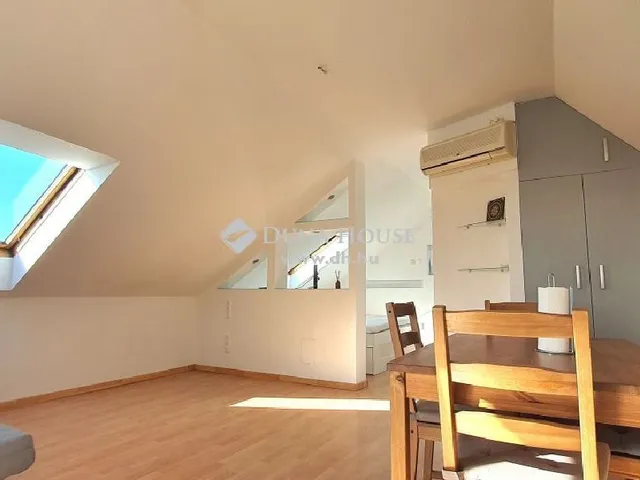 Eladó ház Gyenesdiás 300 nm