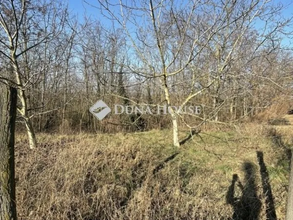 Eladó telek Sárvár 5415 nm