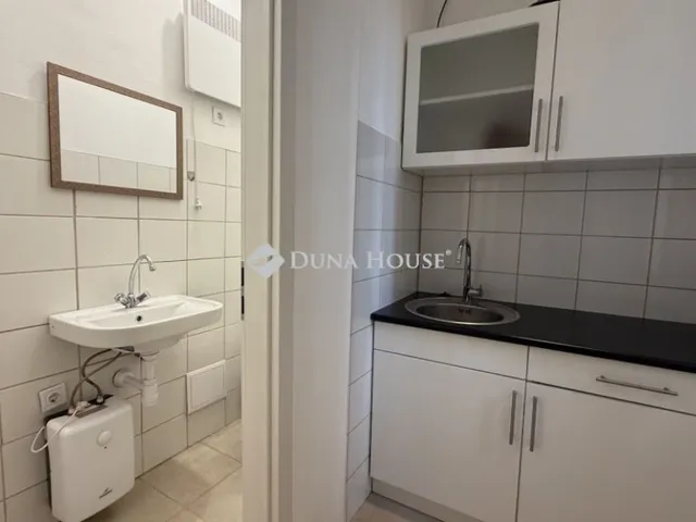 Kiadó kereskedelmi és ipari ingatlan Szombathely, Belváros 45 nm