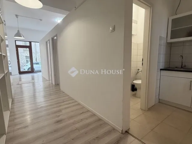 Kiadó kereskedelmi és ipari ingatlan Szombathely, Belváros 45 nm