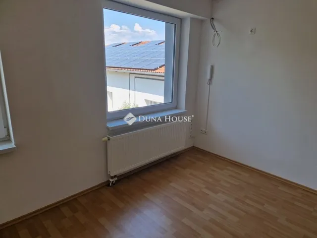 Kiadó kereskedelmi és ipari ingatlan Szombathely, Herény 40 nm