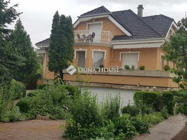 Eladó ház Bük 292 nm