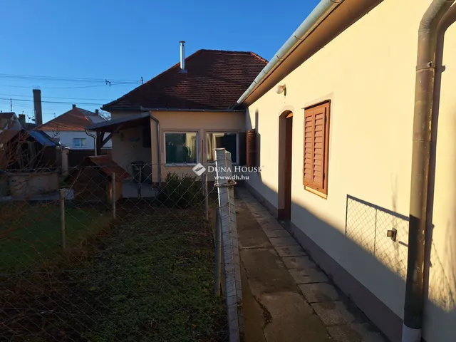 Eladó ház Szentpéterfa 102 nm