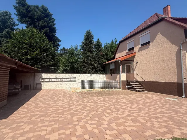 Eladó ház Bük 202 nm