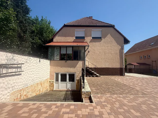 Eladó ház Bük 202 nm