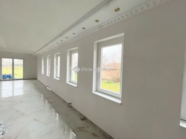 Eladó ház Balogunyom 242 nm