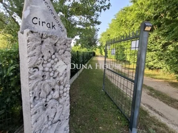 Eladó telek Cirák 728 nm