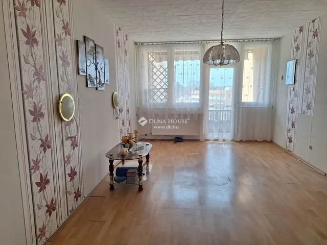 Eladó lakás Szombathely, Joskar-Ola-lakótelep 61 nm