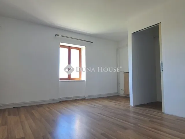 Eladó lakás Vép 57 nm