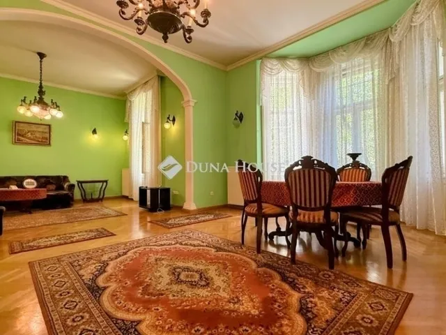 Eladó ház Budapest XVI. kerület 220 nm