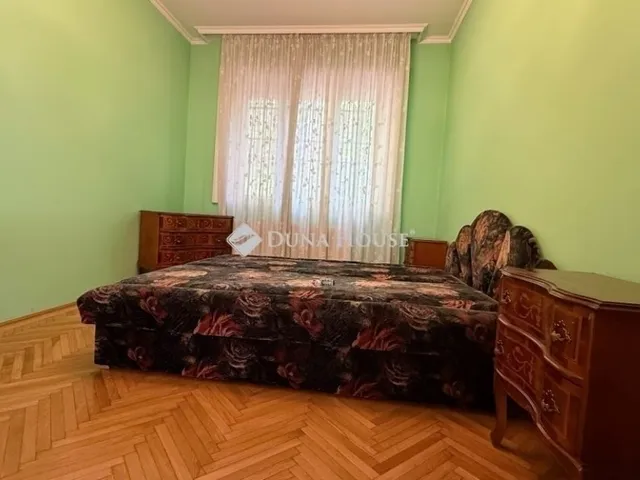 Eladó ház Budapest XVI. kerület 220 nm