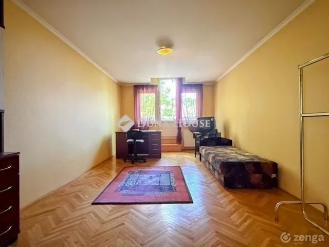 Eladó ház Budapest XVI. kerület 220 nm
