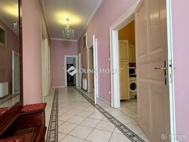 Eladó ház Budapest XVI. kerület 220 nm