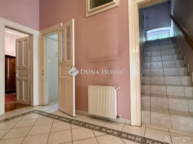 Eladó ház Budapest XVI. kerület 220 nm