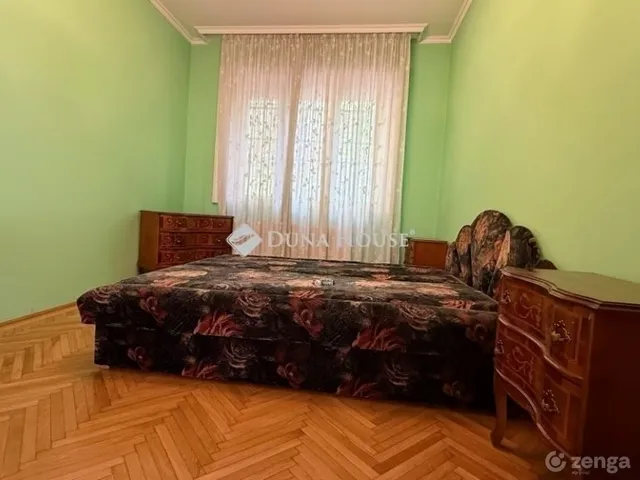 Eladó ház Budapest XVI. kerület 220 nm