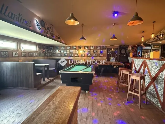 Eladó kereskedelmi és ipari ingatlan Szombathely, Oladi lakótelep 159 nm