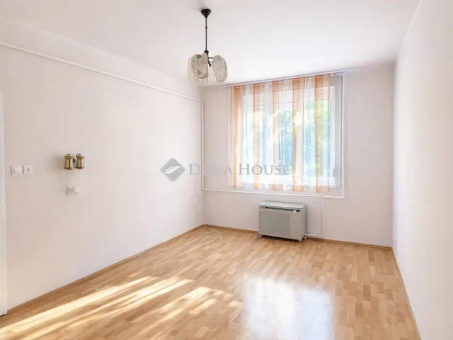 Eladó lakás Szombathely, Derkovits-lakótelep 55 nm