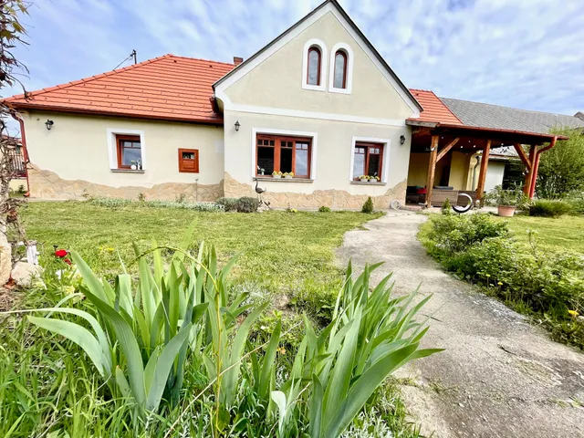 Eladó ház Berhida, Kiskovácsi 100 nm