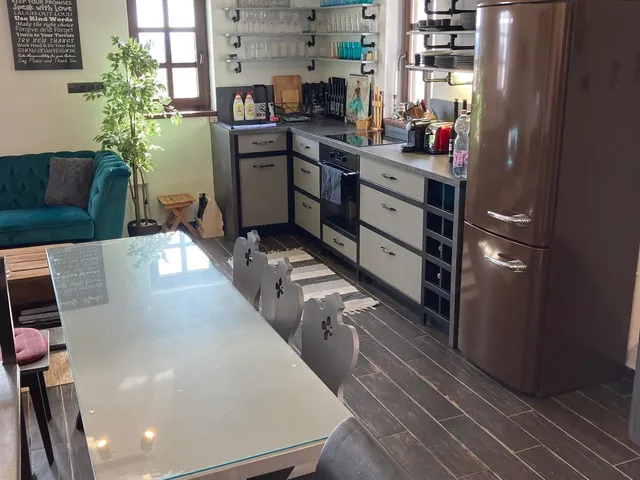 Kiadó ház Pécsely 144 nm