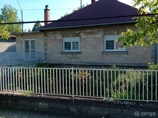 Eladó ház Sóskút 100 nm