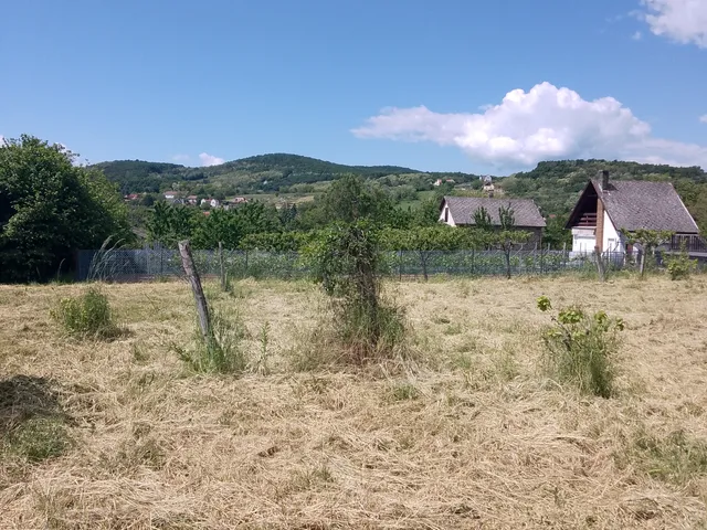 Eladó telek Ábrahámhegy 1282 nm