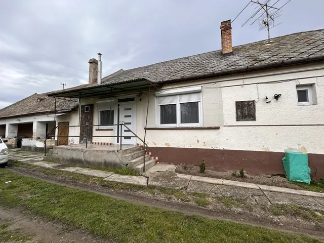 Eladó ház Tárkány 68 nm