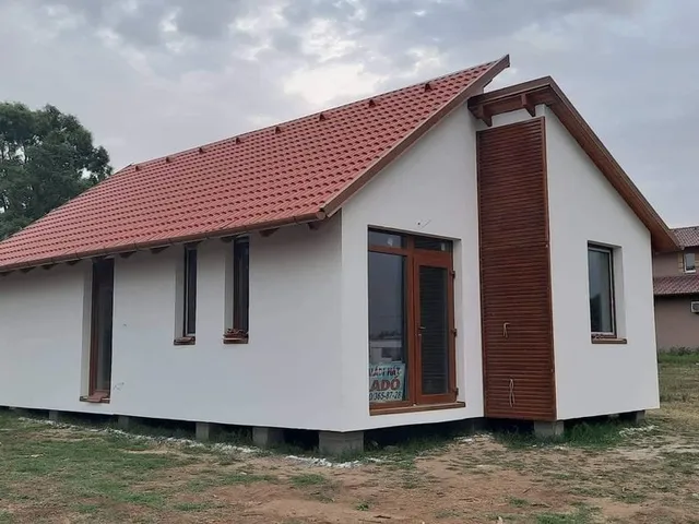 Eladó ház Komárom 53 nm