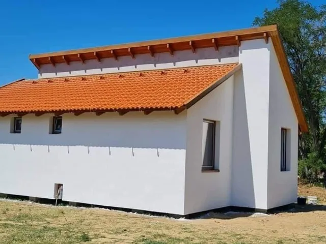 Eladó ház Komárom 53 nm