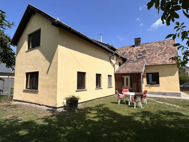 Eladó ház Komárom 228 nm