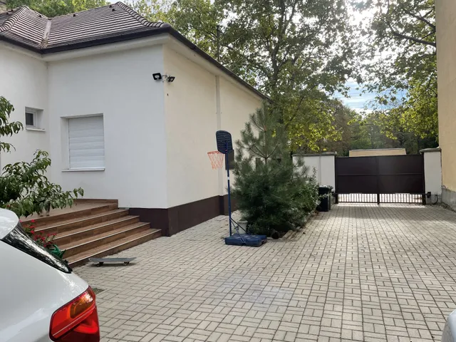 Eladó ház Komárom 140 nm