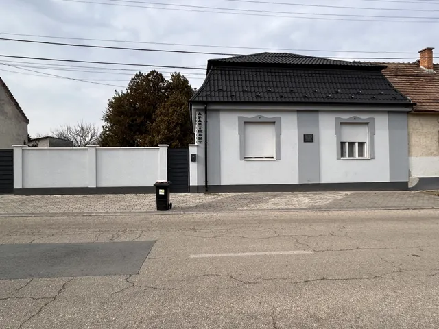 Eladó ház Komárom 87 nm