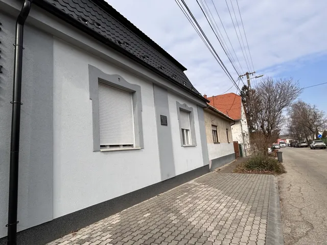 Eladó ház Komárom 87 nm