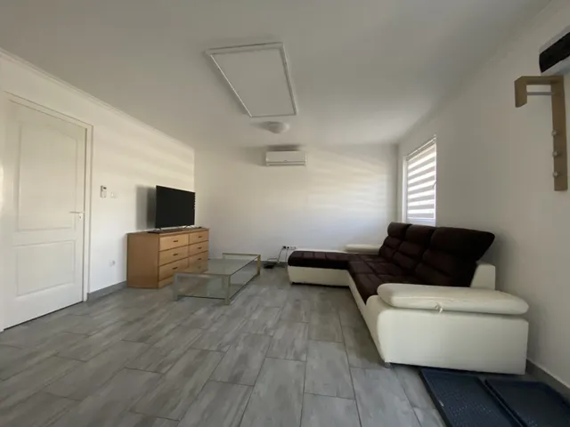Kiadó ház Komárom 60 nm