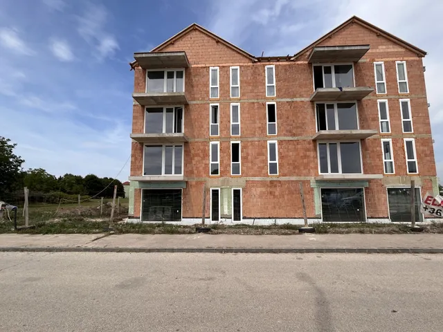 Eladó lakás Komárom 61 nm