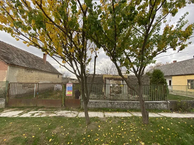 Eladó telek Tárkány 881 nm