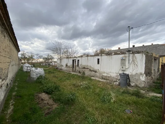 Eladó telek Tárkány 881 nm