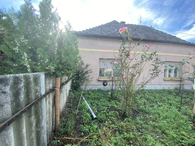 Eladó ház Ács 127 nm