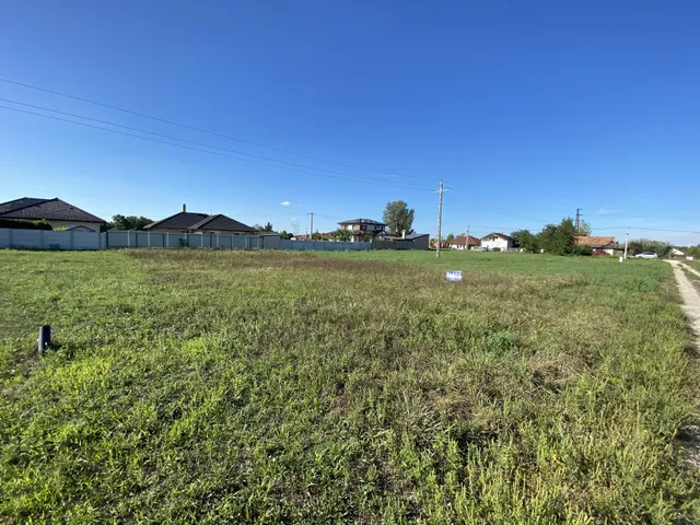 Eladó telek Komárom 610 nm