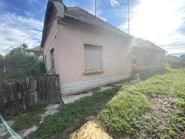 Eladó ház Ács 127 nm