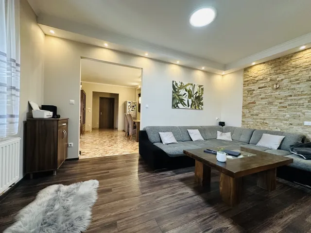 Eladó ház Ács 166 nm